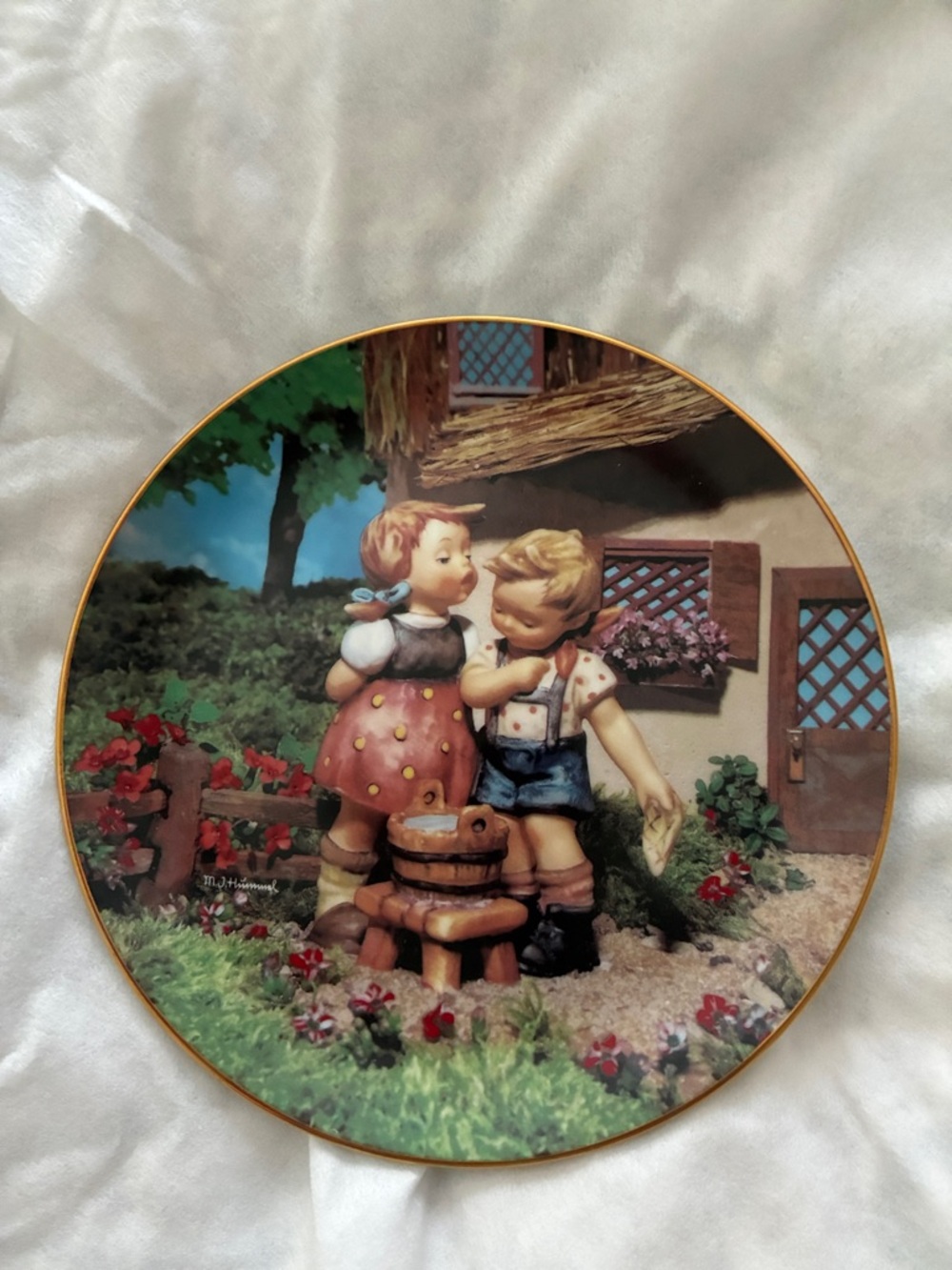 Hummel White Plate "Squeaky Clean" with Gold Accent